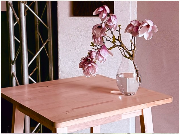 Blumen auf einem Tisch